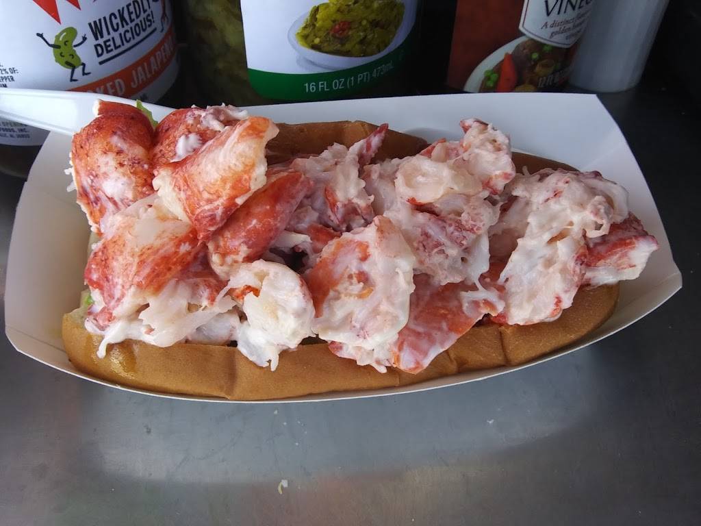 Harbor Dogs | restaurant | 1 public landing, Camden, ME 04843, USA | 2072304397 OR +1 207-230-4397