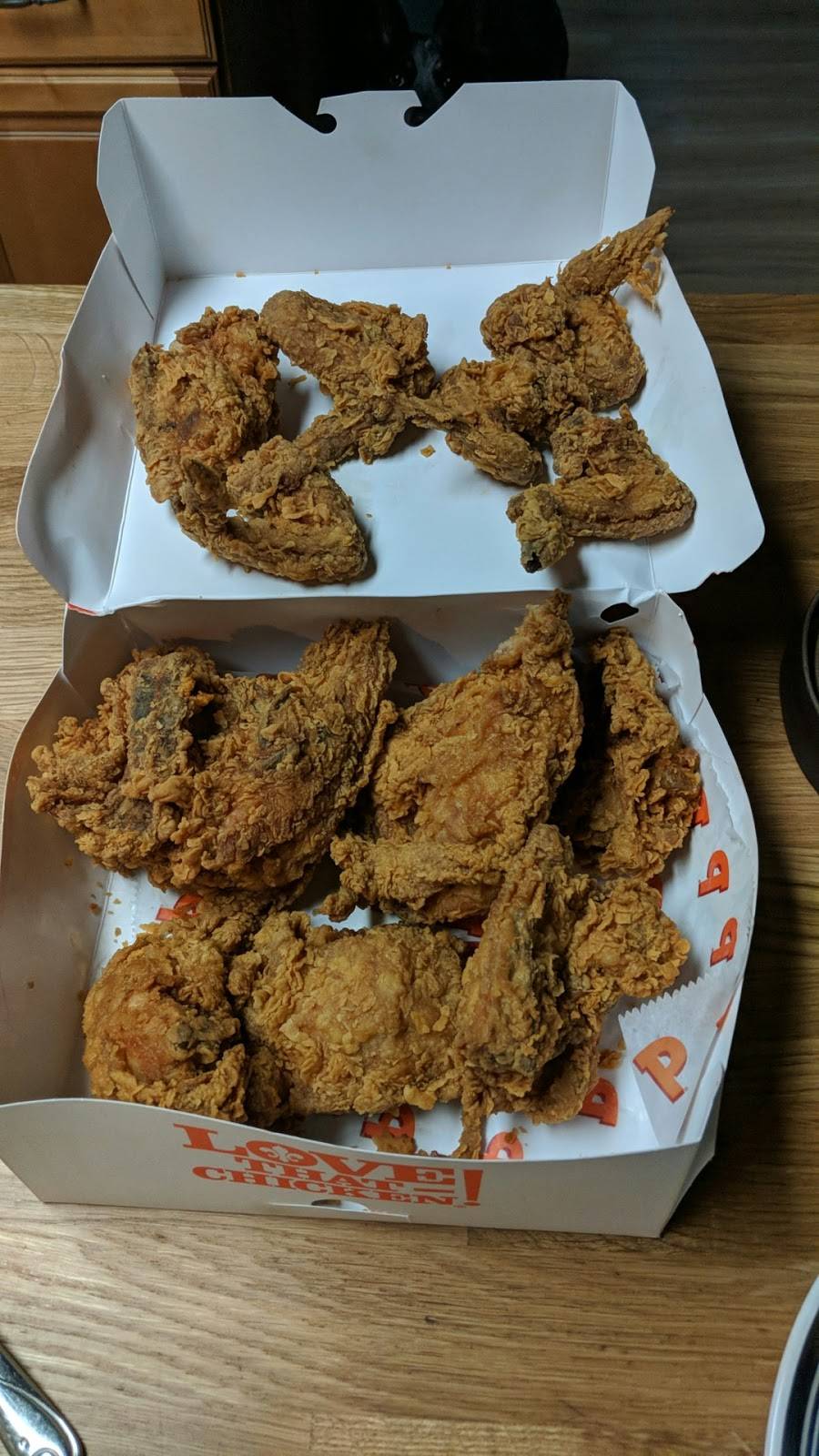 Popeyes Louisiana Kitchen | restaurant | 1398 E Tyler St, Athens, TX 75751, USA | 9038044220 OR +1 903-804-4220