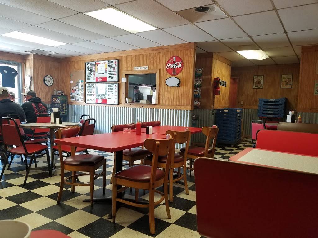 Olde Feed Barn | restaurant | 702 E Cherokee Ave, Sallisaw, OK 74955, USA | 9187760609 OR +1 918-776-0609