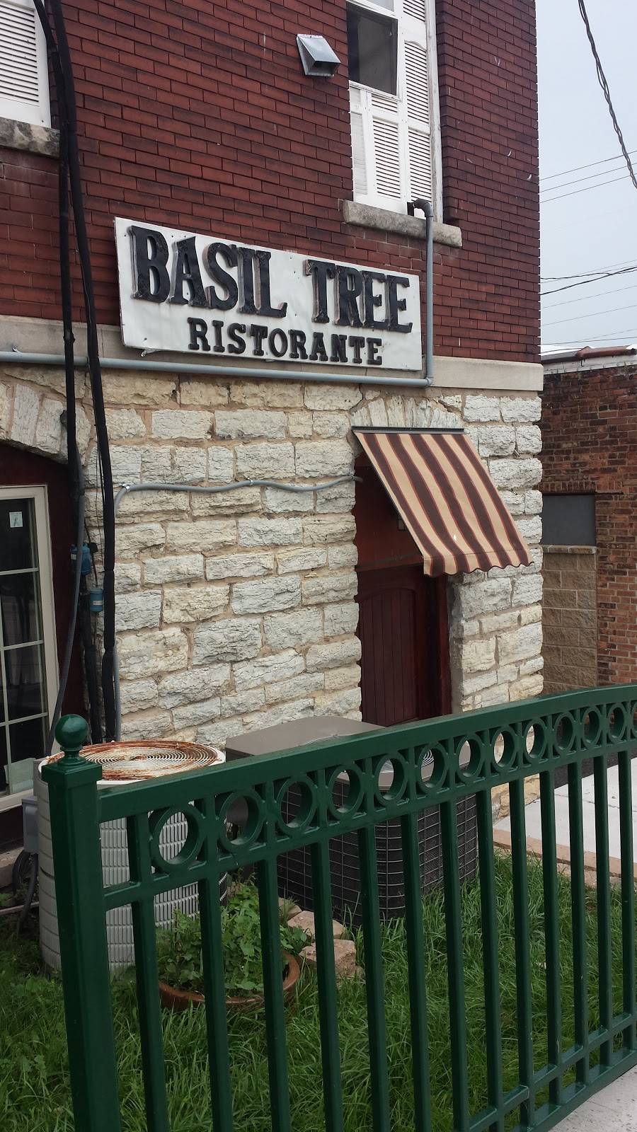 Basil Tree Ristorante | restaurant | 123 E 1st St, Dixon, IL 61021, USA | 8152887555 OR +1 815-288-7555