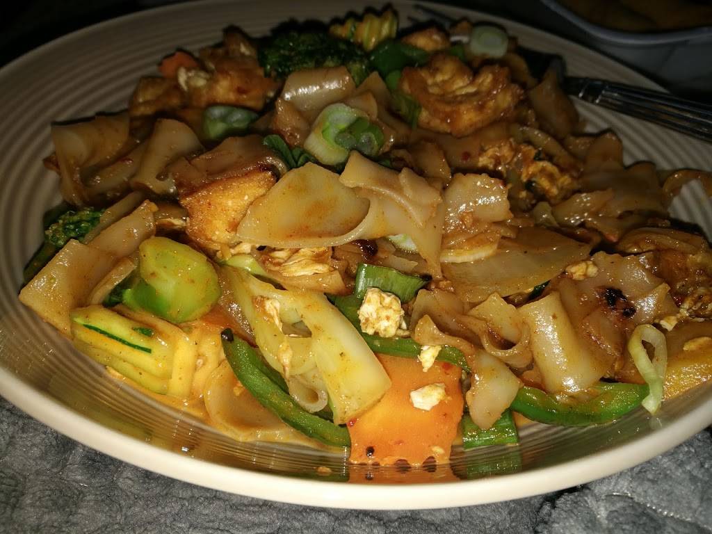Red Chilli Thai and Chinese Cuisine | restaurant | 3049 W Ashlan Ave, Fresno, CA 93722, USA | 5592225744 OR +1 559-222-5744