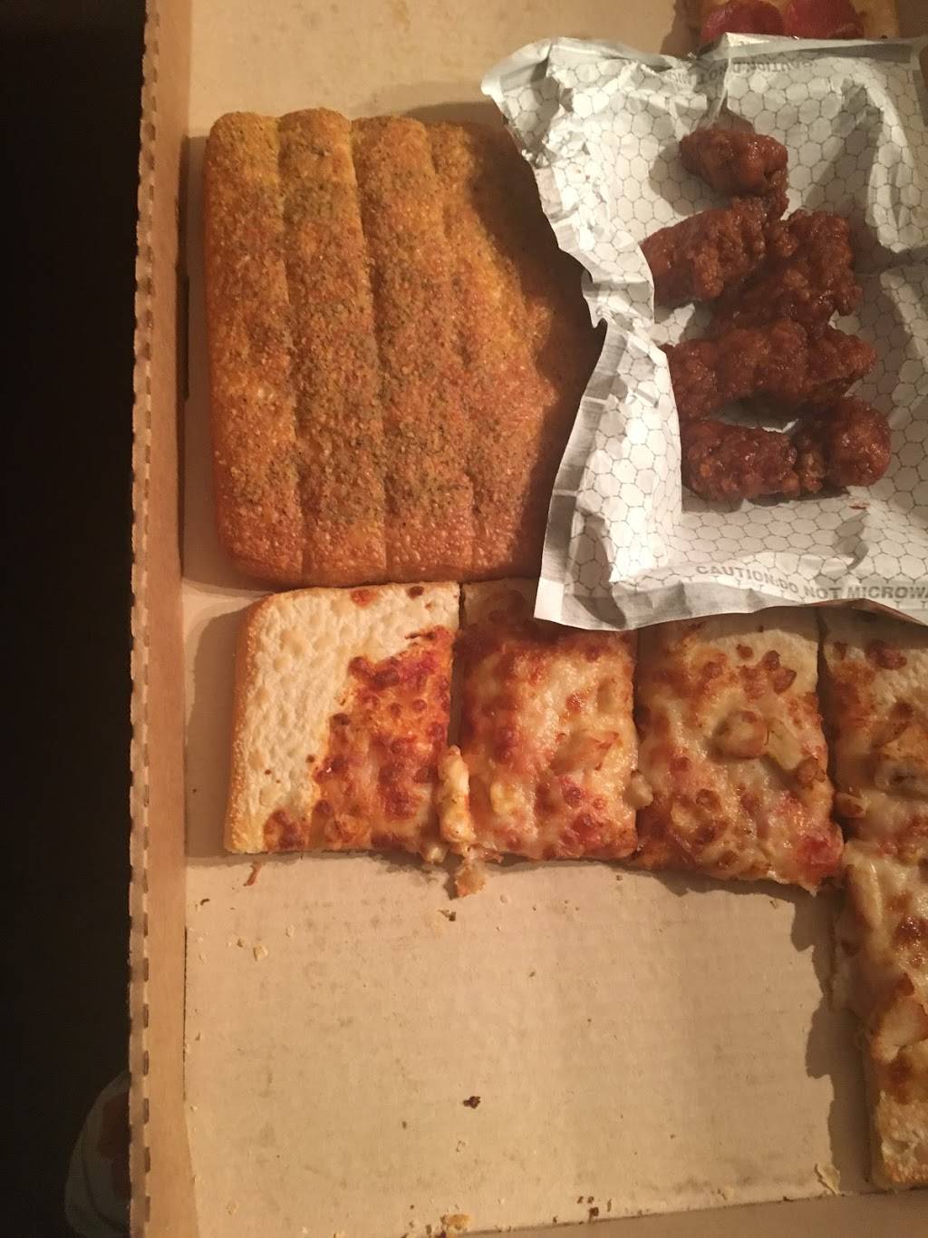 Pizza Hut | meal delivery | 103 Marketplace Dr, Richland, MS 39218, USA | 6019327002 OR +1 601-932-7002