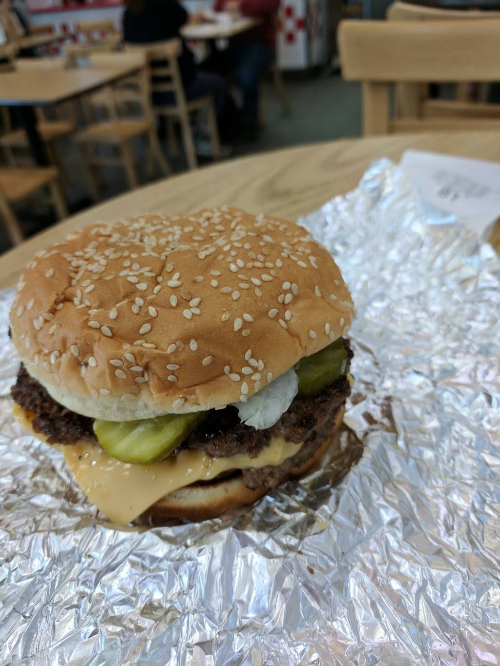 Five Guys | meal takeaway | 18265 Yonge St, East Gwillimbury, ON L9N 0A2, Canada | 9058950505 OR +1 905-895-0505