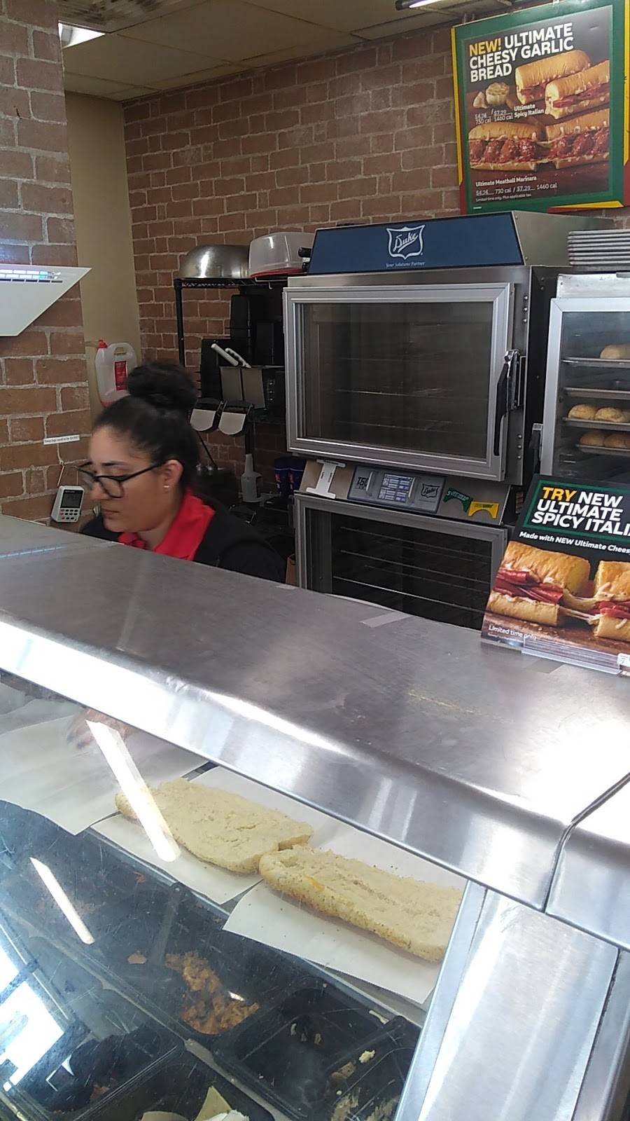 Subway Restaurants | restaurant | 102 N Sunset Strip St, Kenedy, TX 78119, USA | 8305830173 OR +1 830-583-0173