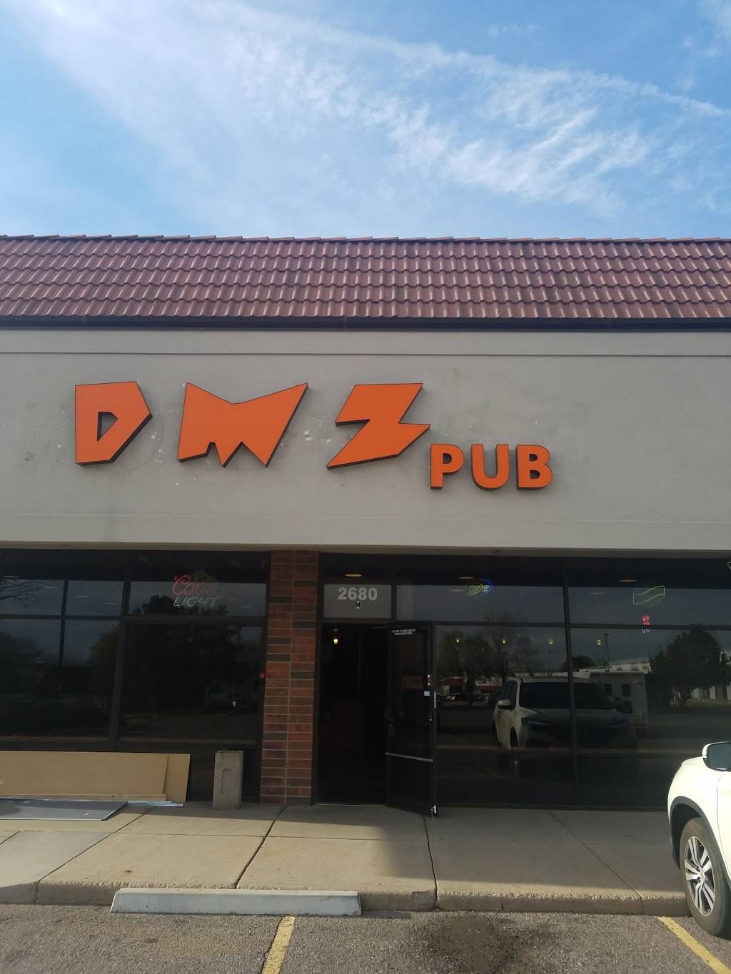 DMZ pub | restaurant | 10569-10617, E Yale Ave, Aurora, CO 80014, USA | 3039552273 OR +1 303-955-2273