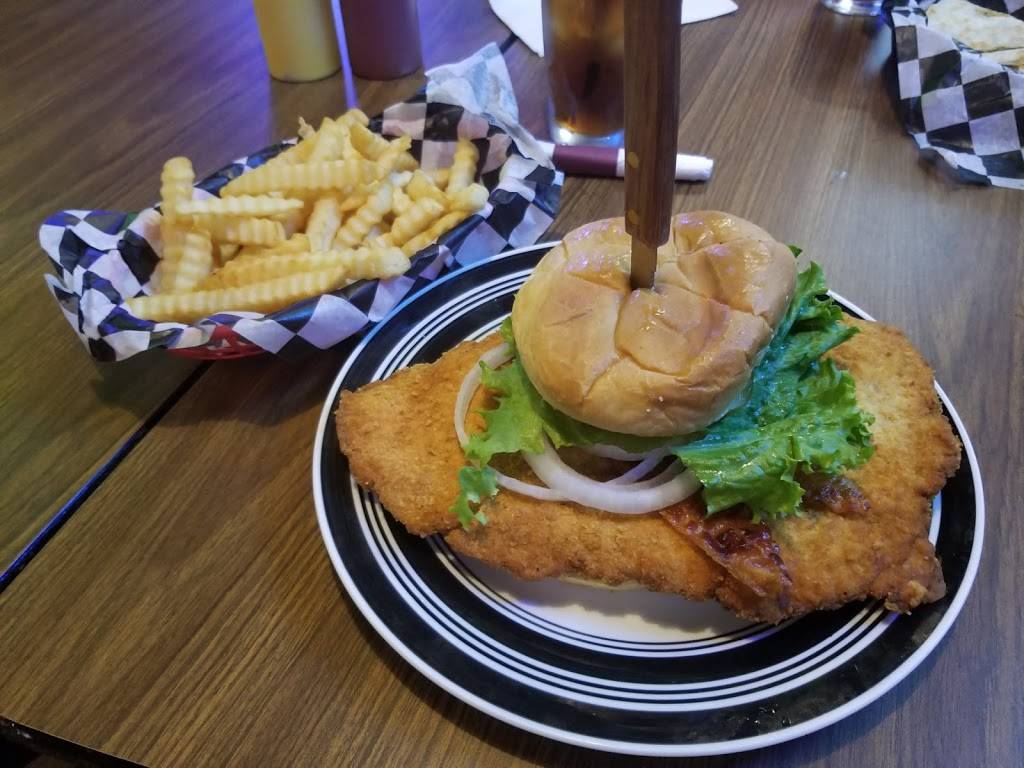 Moores Bar & Restaurant | restaurant | 17 S Indiana St, Greencastle, IN 46135, USA | 7656539939 OR +1 765-653-9939