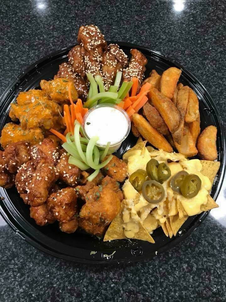 Yakis Wings | restaurant | Ensenada - Lázaro Cárdenas, Jardines de Chapultepec, 22785 Ensenada, B.C., Mexico | 016461737345 OR +52 646 173 7345