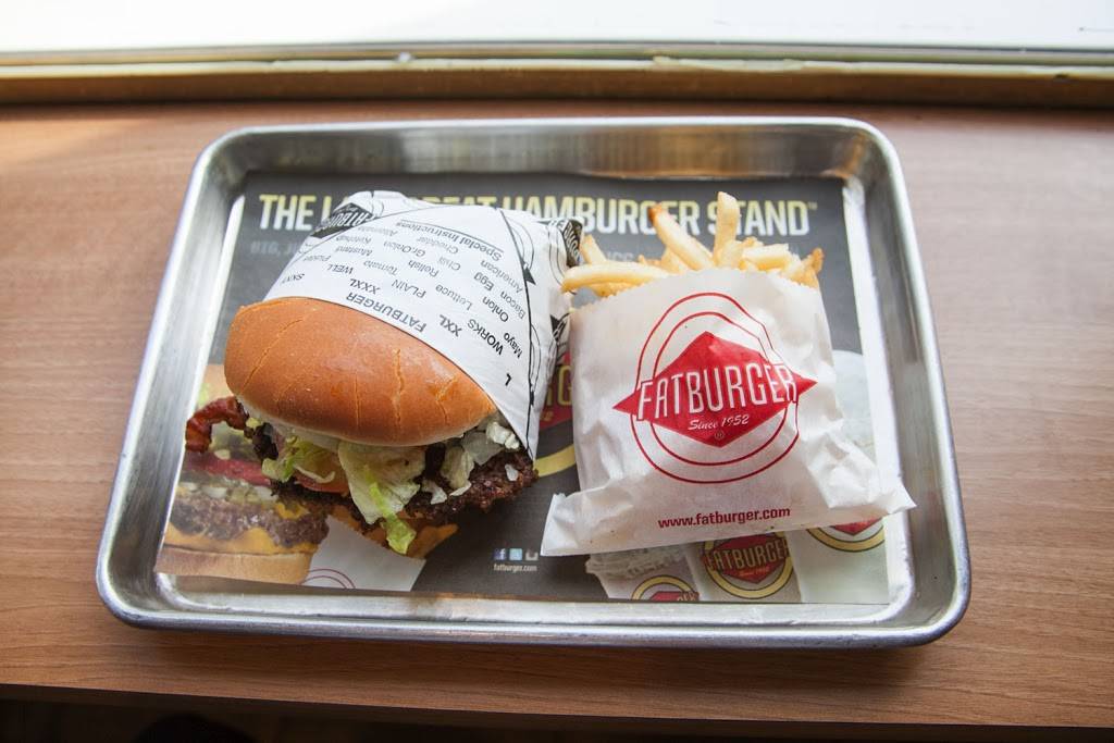 Fatburger | restaurant | 2300 Paseo Verde Pkwy #2011, Henderson, NV 89012, USA | 7026172209 OR +1 702-617-2209