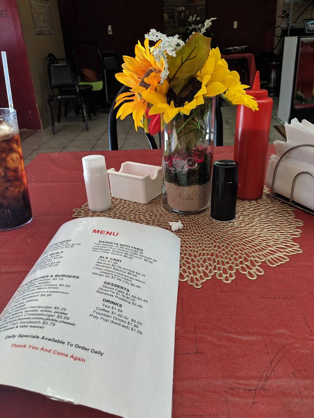 Muhs Family Kitchen | restaurant | 1017 Linda Dr, Daingerfield, TX 75638, USA | 9038000000 OR +1 903-800-0000