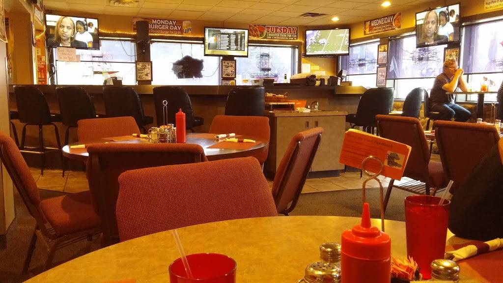 Bear Town Bar and Grill | night club | 4875 Hwy 61 N, White Bear Lake, MN 55110, USA | 6514264225 OR +1 651-426-4225