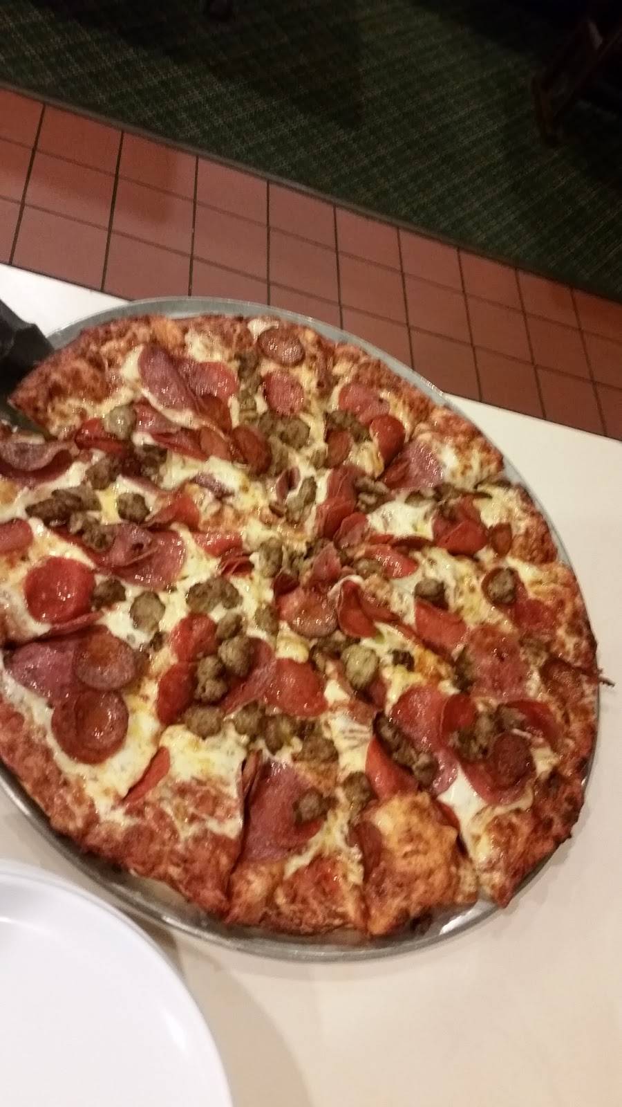 Round Table Pizza Meal Delivery 4098 East Ave