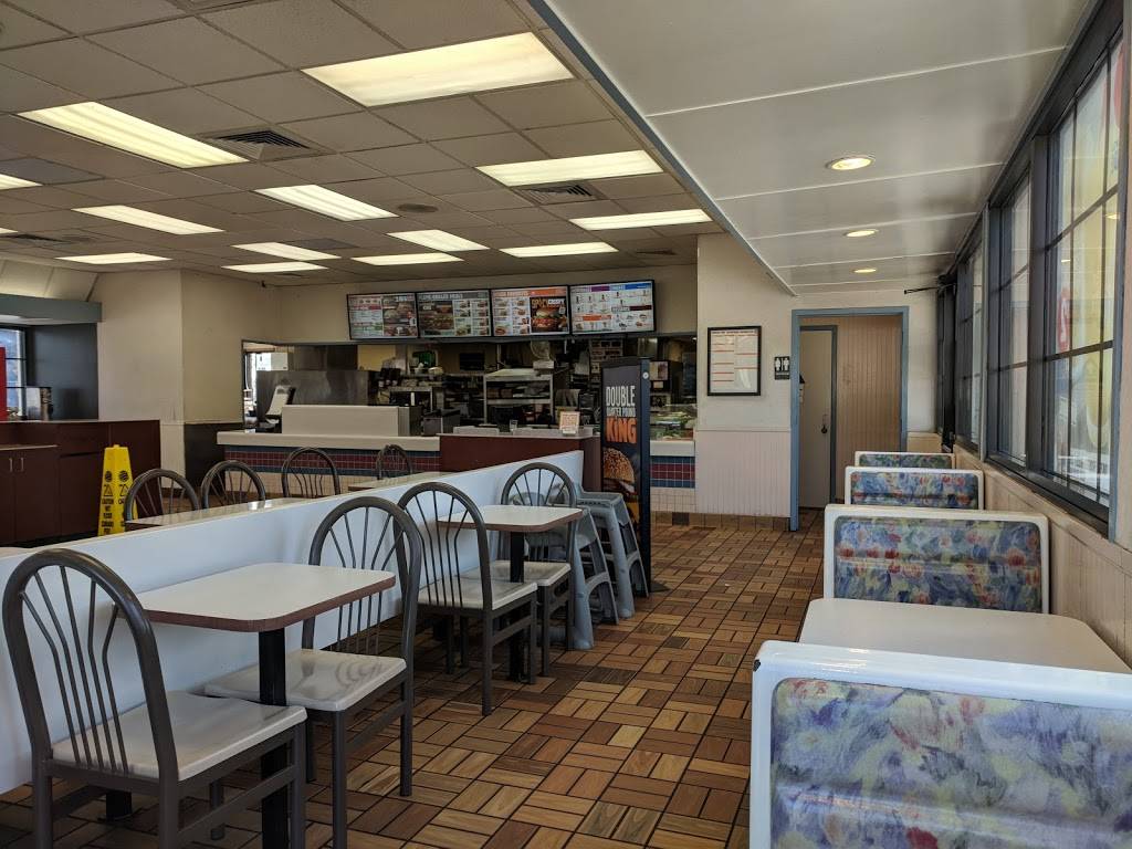 Burger King - Restaurant | 825 S Main Ave, Fallbrook, CA 92028, USA