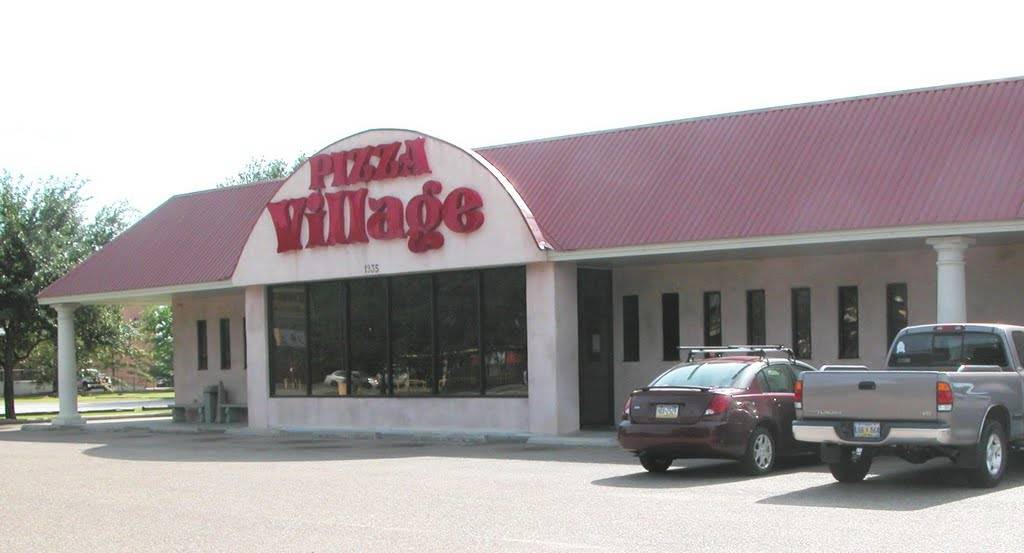 Pizza Village | restaurant | 1935 Moss St, Lafayette, LA 70501, USA | 3372321418 OR +1 337-232-1418