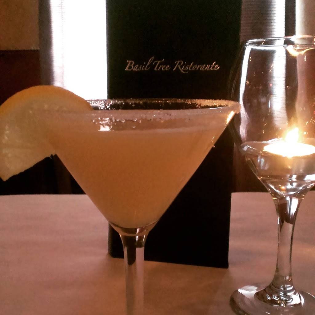 Basil Tree Ristorante | restaurant | 123 E 1st St, Dixon, IL 61021, USA | 8152887555 OR +1 815-288-7555