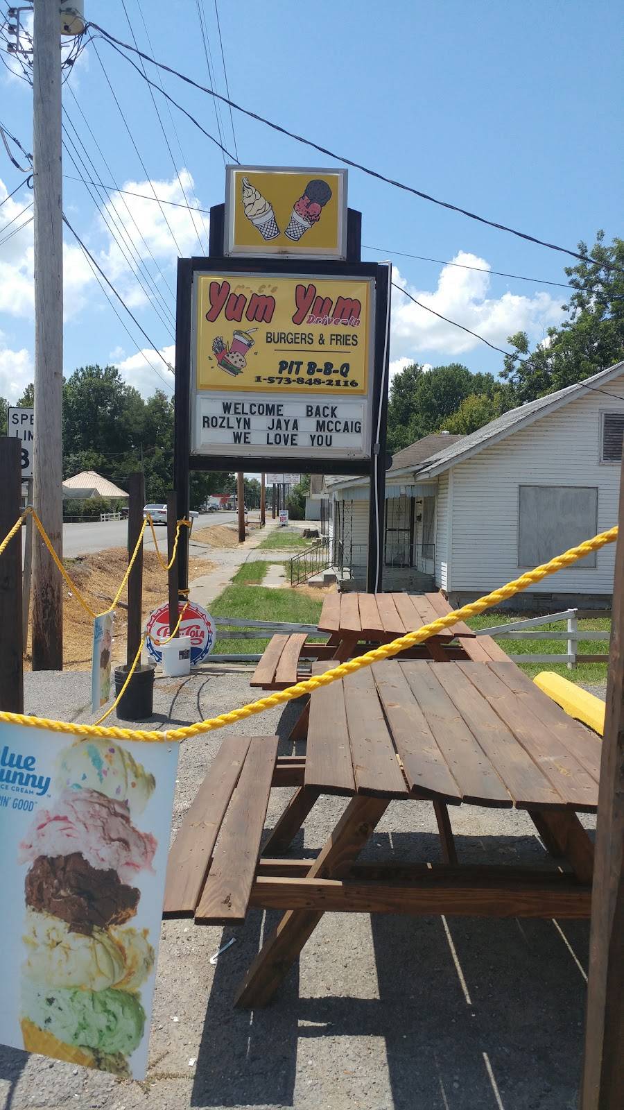 Yum Yum Burgers & Fries | cafe | 525 N Walnut St, Steele, MO 63877, USA | 5738482116 OR +1 573-848-2116