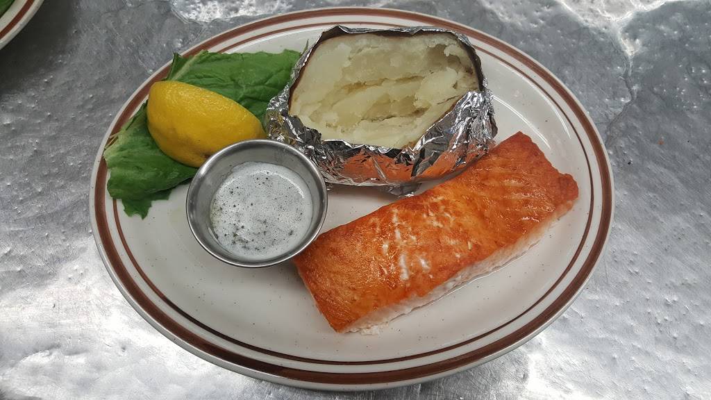 Weatherwood Supper Club | restaurant | 12898 WI-32, Mountain, WI 54149, USA | 7152766329 OR +1 715-276-6329