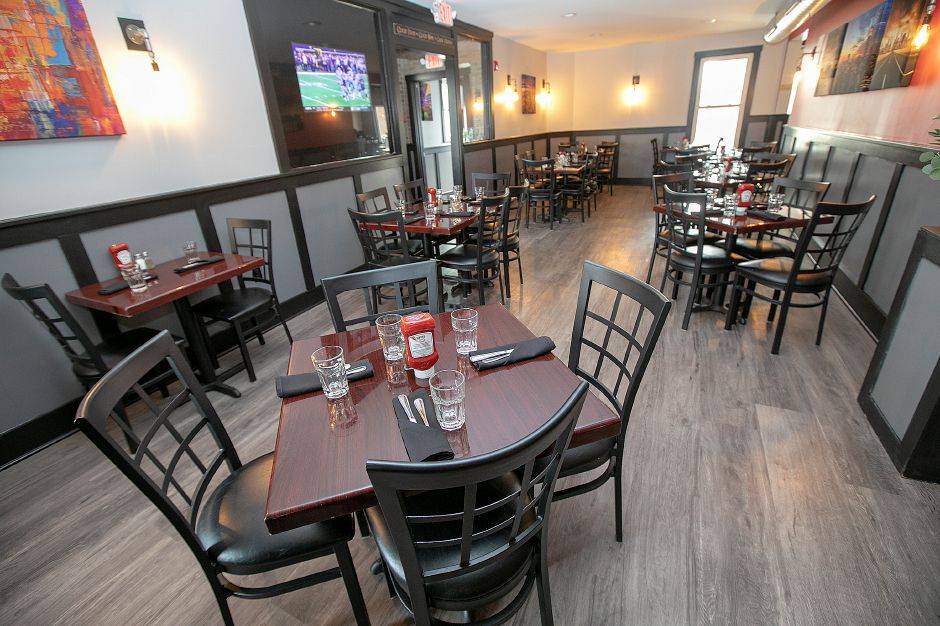 Amici Tavern - Restaurant | 43 Broadway, North Haven, CT 06473, USA