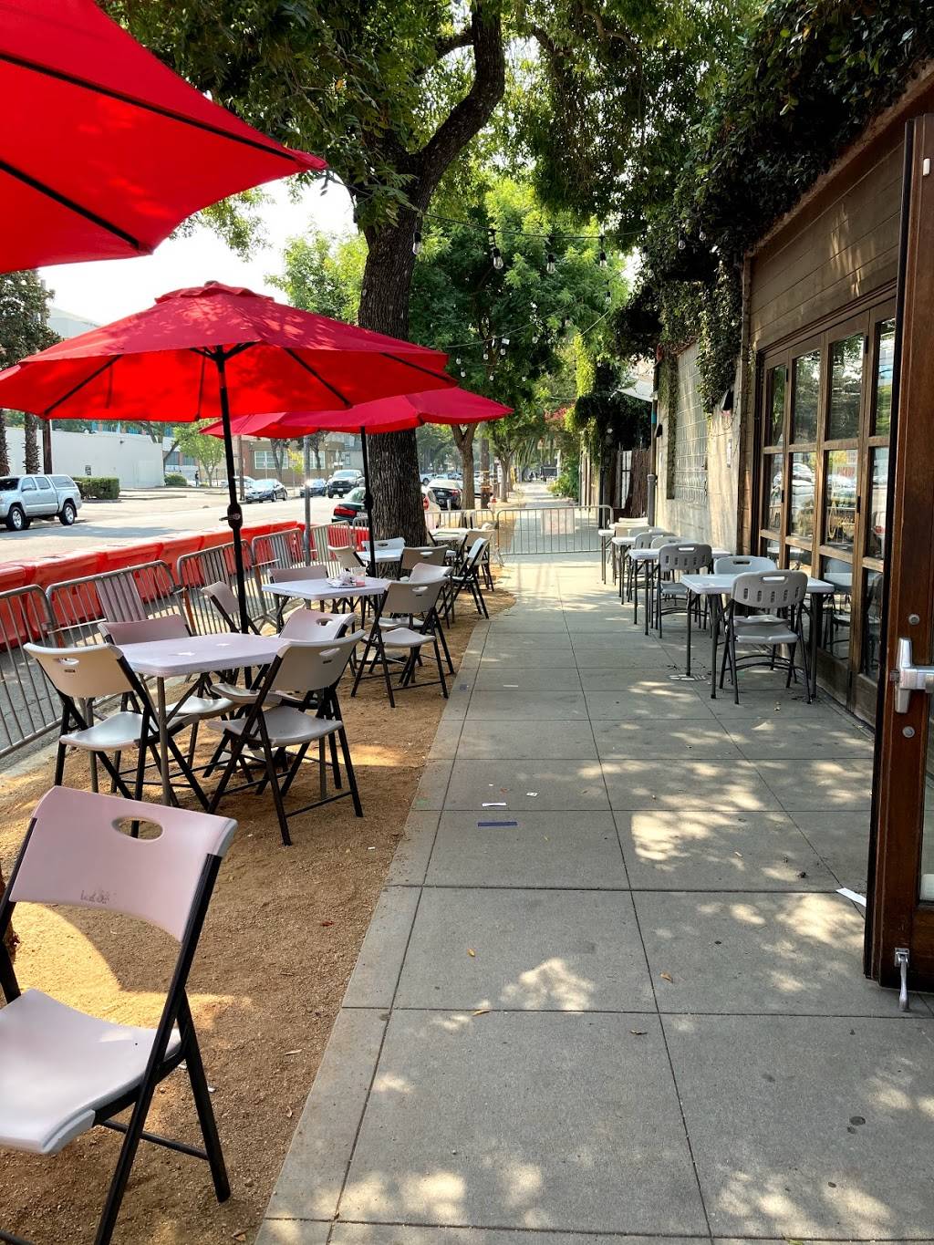 No Moo Foods Restaurant 1930 K St, Sacramento, CA 95811, USA
