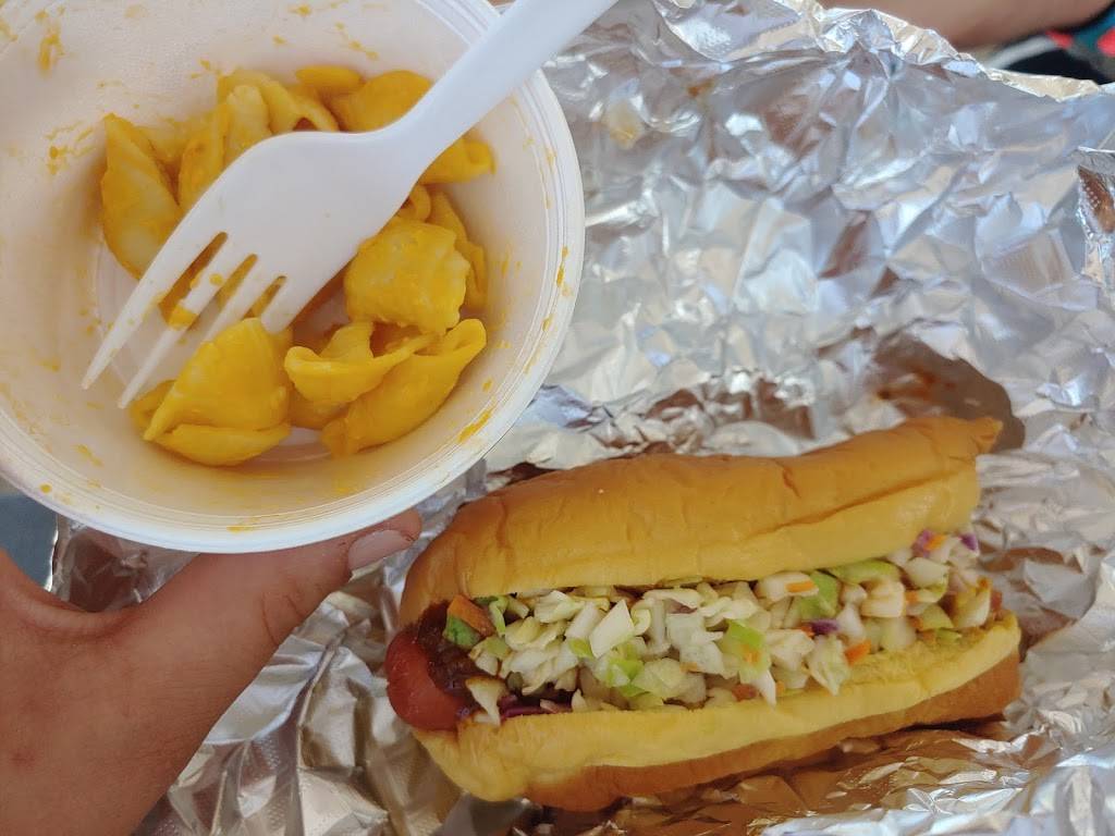 HOT DIGGITY DOGZ | meal takeaway | 103 S Shore Dr, Surf City, NC 28445, USA | 2529435383 OR +1 252-943-5383