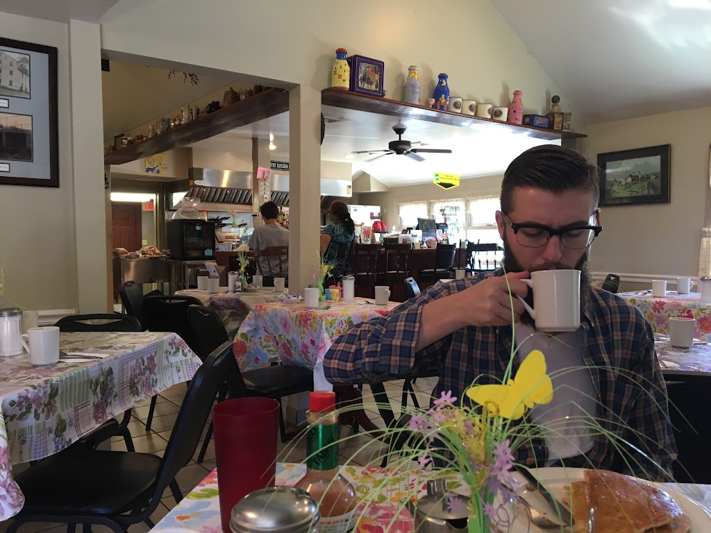 Country Kitchen | 1955 PA-212, Quakertown, PA 18951, USA