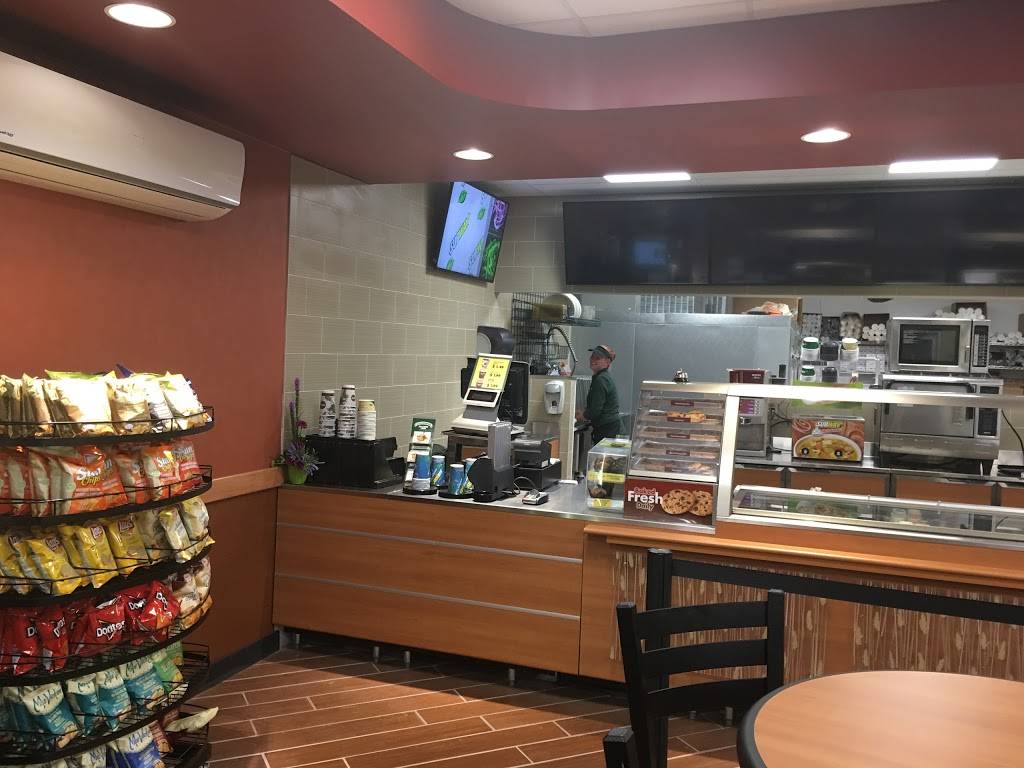 Subway | meal takeaway | 177 Highland St, Haliburton, ON K0M 1S0, Canada | 7054571177 OR +1 705-457-1177