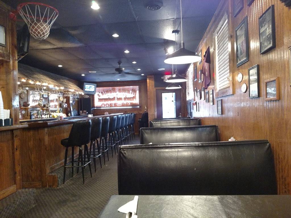 Mama Renies Pizza | restaurant | 100 W Main St, McArthur, OH 45651, USA | 7405963300 OR +1 740-596-3300