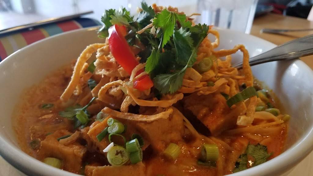 Baan Thai Restaurant | restaurant | 741 Massachusetts St, Lawrence, KS 66044, USA | 7858568424 OR +1 785-856-8424