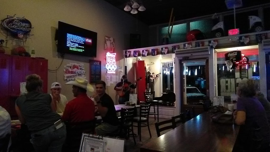 The Locker Sports Bar & Grill | restaurant | 109 N Church St, Brady, TX 76825, USA | 3255972090 OR +1 325-597-2090