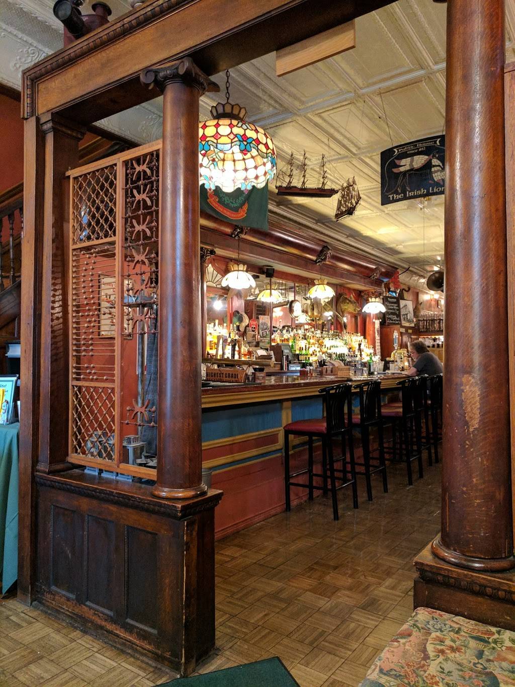 The Irish Lion Restaurant & Pub | restaurant | 212 W Kirkwood Ave, Bloomington, IN 47404, USA | 8123369076 OR +1 812-336-9076