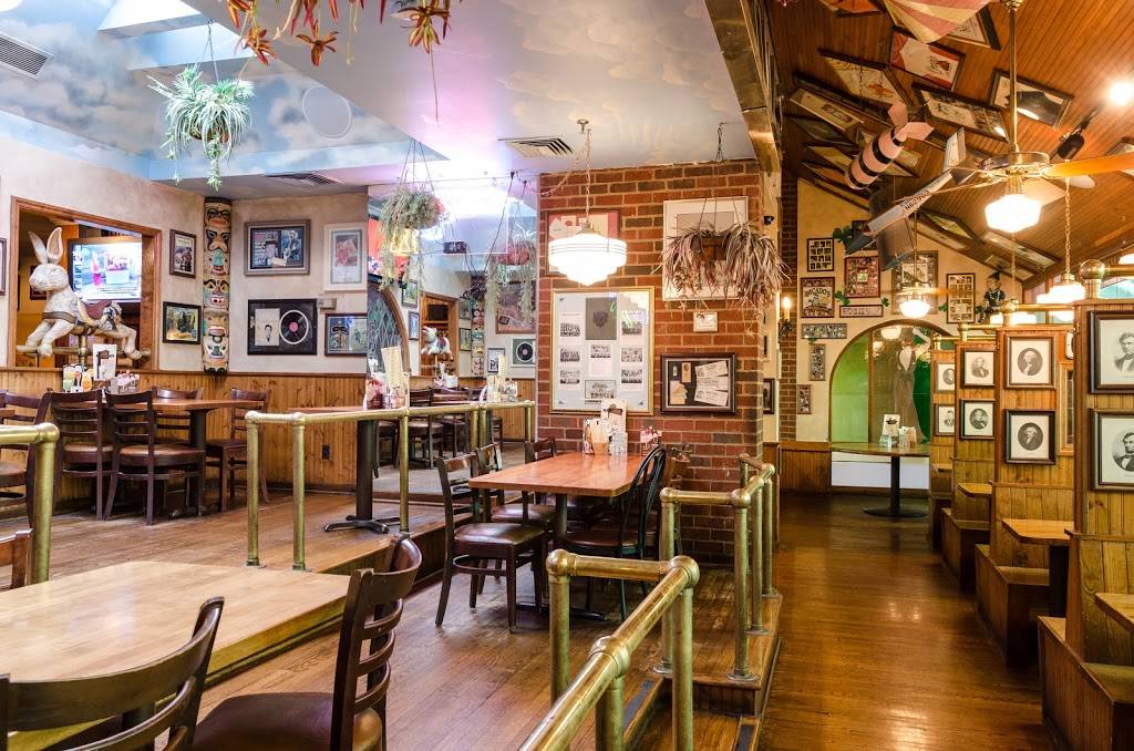 Macados | restaurant | 4237 VA-419, Cave Spring, VA 24018, USA | 5407769884 OR +1 540-776-9884