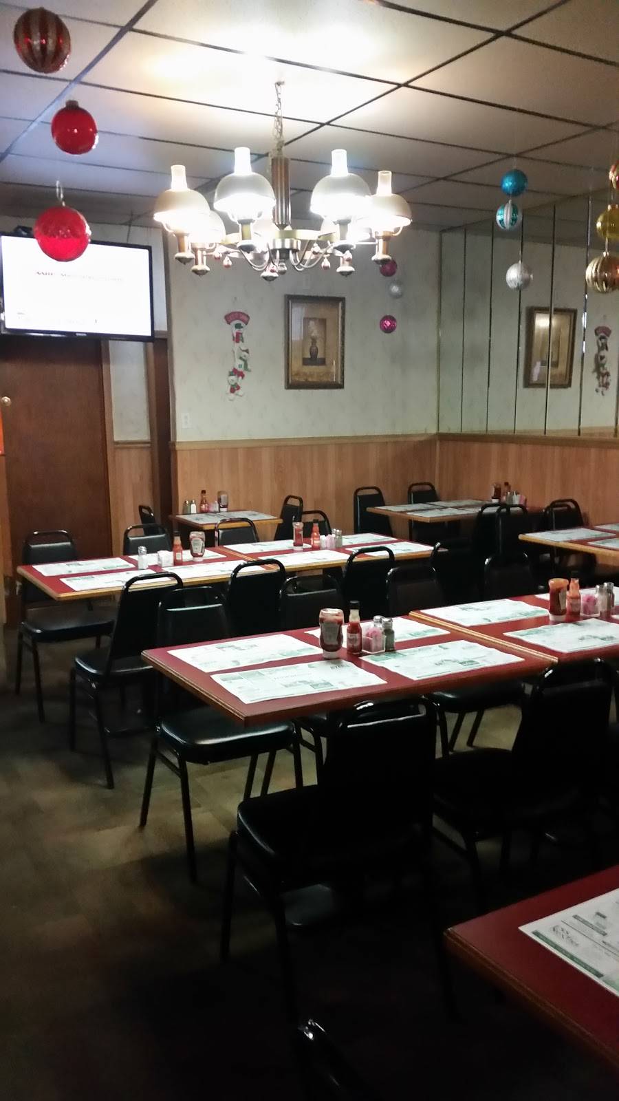 Downtown Bar & Grill | restaurant | 125 Templeton Way, Kittanning, PA 16201, USA | 7245482721 OR +1 724-548-2721