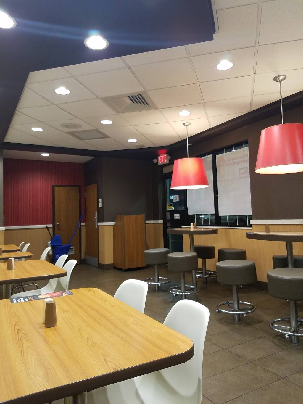 McDonalds | cafe | 4625 Kirkwood Hwy, Wilmington, DE 19808, USA | 3029998170 OR +1 302-999-8170