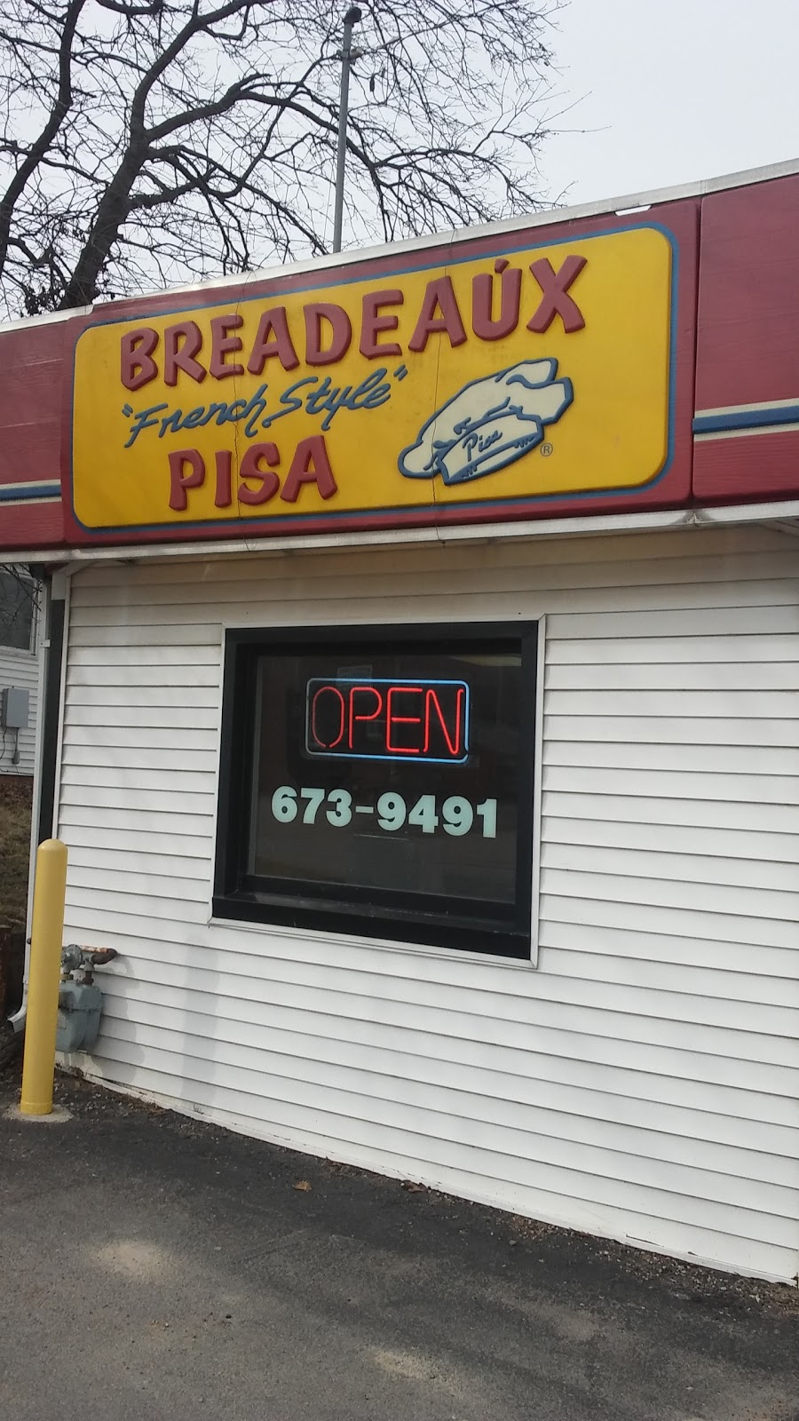 Breadeaux Pizza Meal takeaway 215 A Ave E, Oskaloosa, IA 52577, USA
