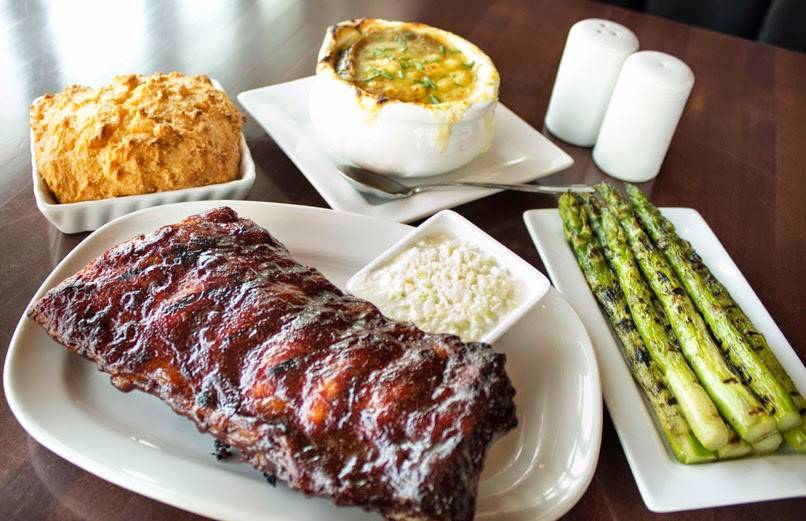 Carsons Prime Steaks & Famous Barbecue | restaurant | 465 E Illinois St, Chicago, IL 60611, USA | 3122809200 OR +1 312-280-9200