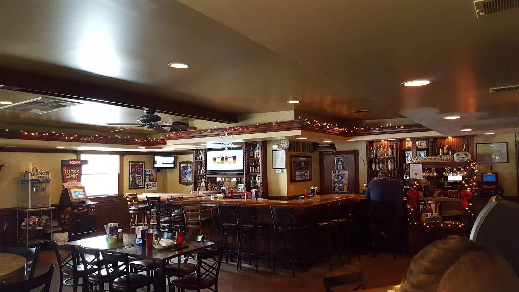 Louie's Food & Spirit | 600 Lakeville Rd, Lakeville, MI 48366, USA