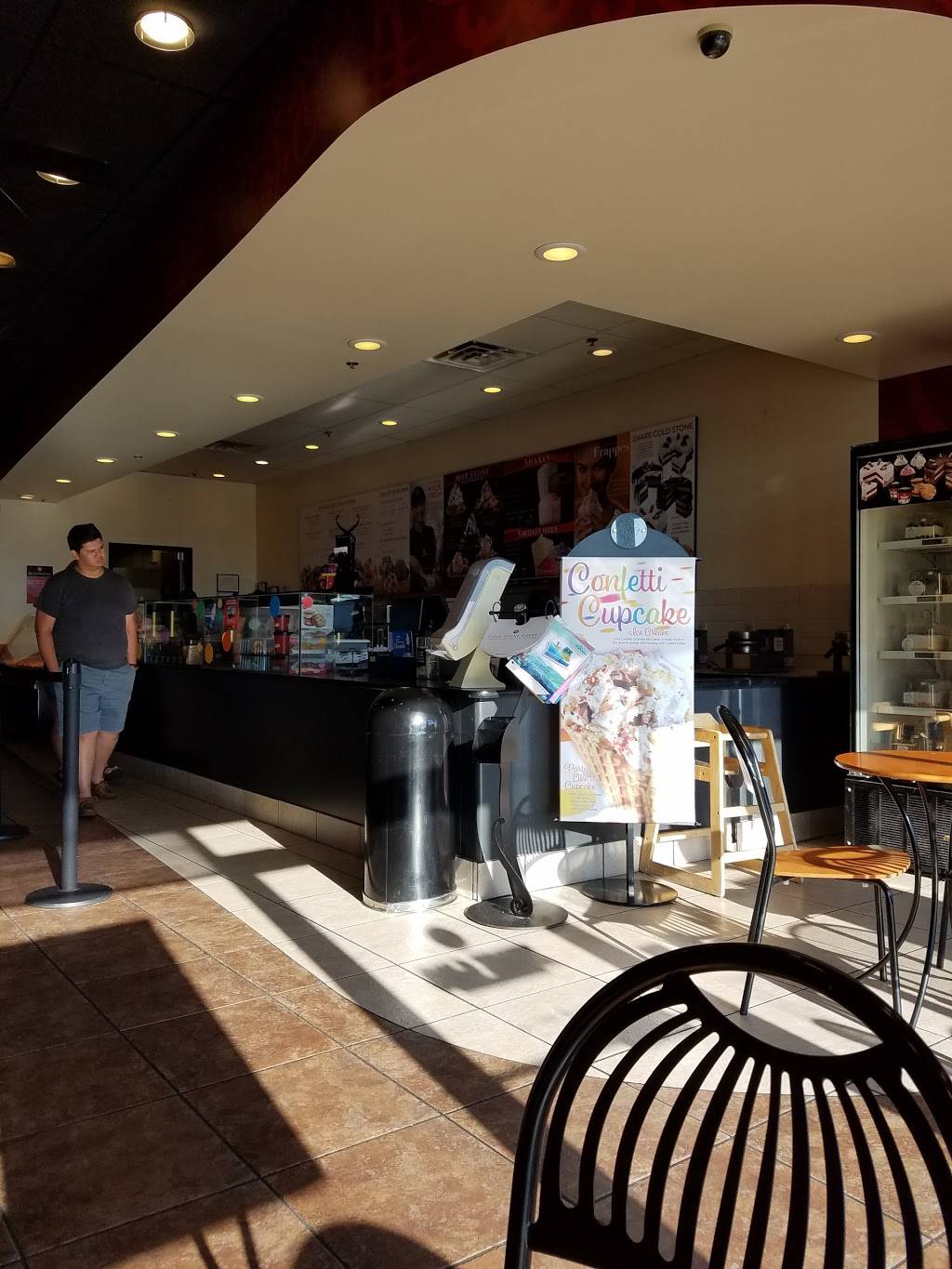Cold Stone Creamery | bakery | 2900 Deerfield Dr Ste 116, Janesville, WI 53546, USA | 6083050489 OR +1 608-305-0489