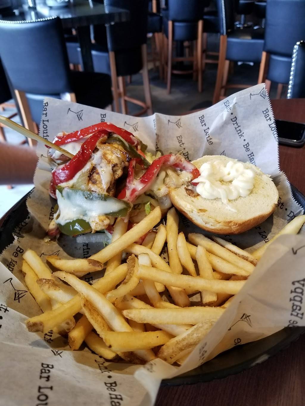 Bar Louie | night club | 2960 Center Valley Pkwy Suite 700, Center Valley, PA 18034, USA | 6102951660 OR +1 610-295-1660