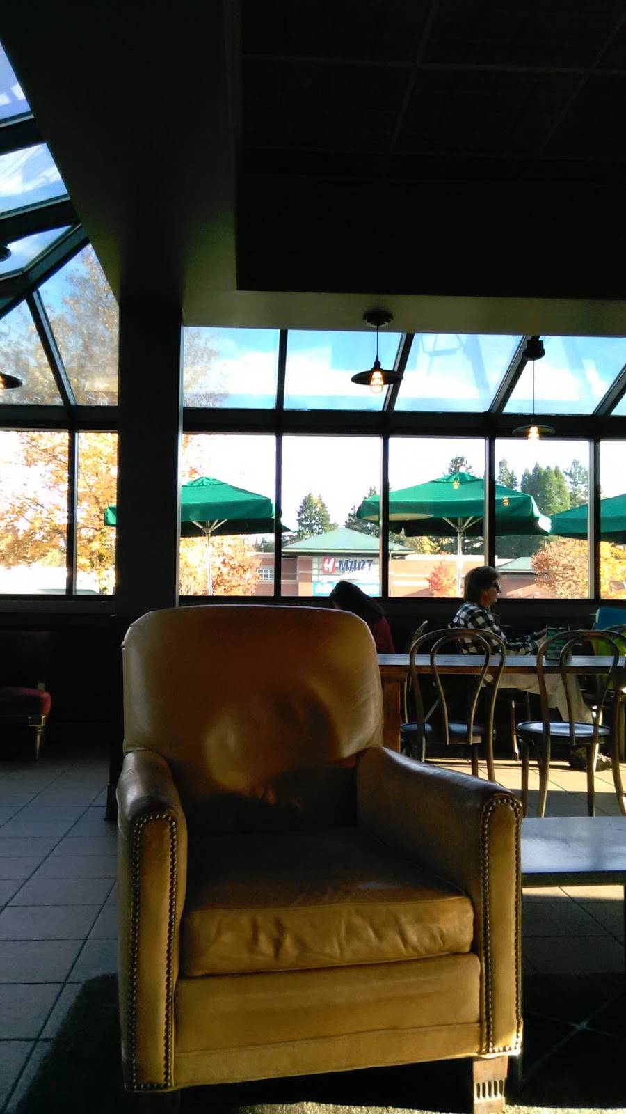Starbucks | cafe | 13560 SW Pacific Hwy, Tigard, OR 97223, USA | 5035980638 OR +1 503-598-0638