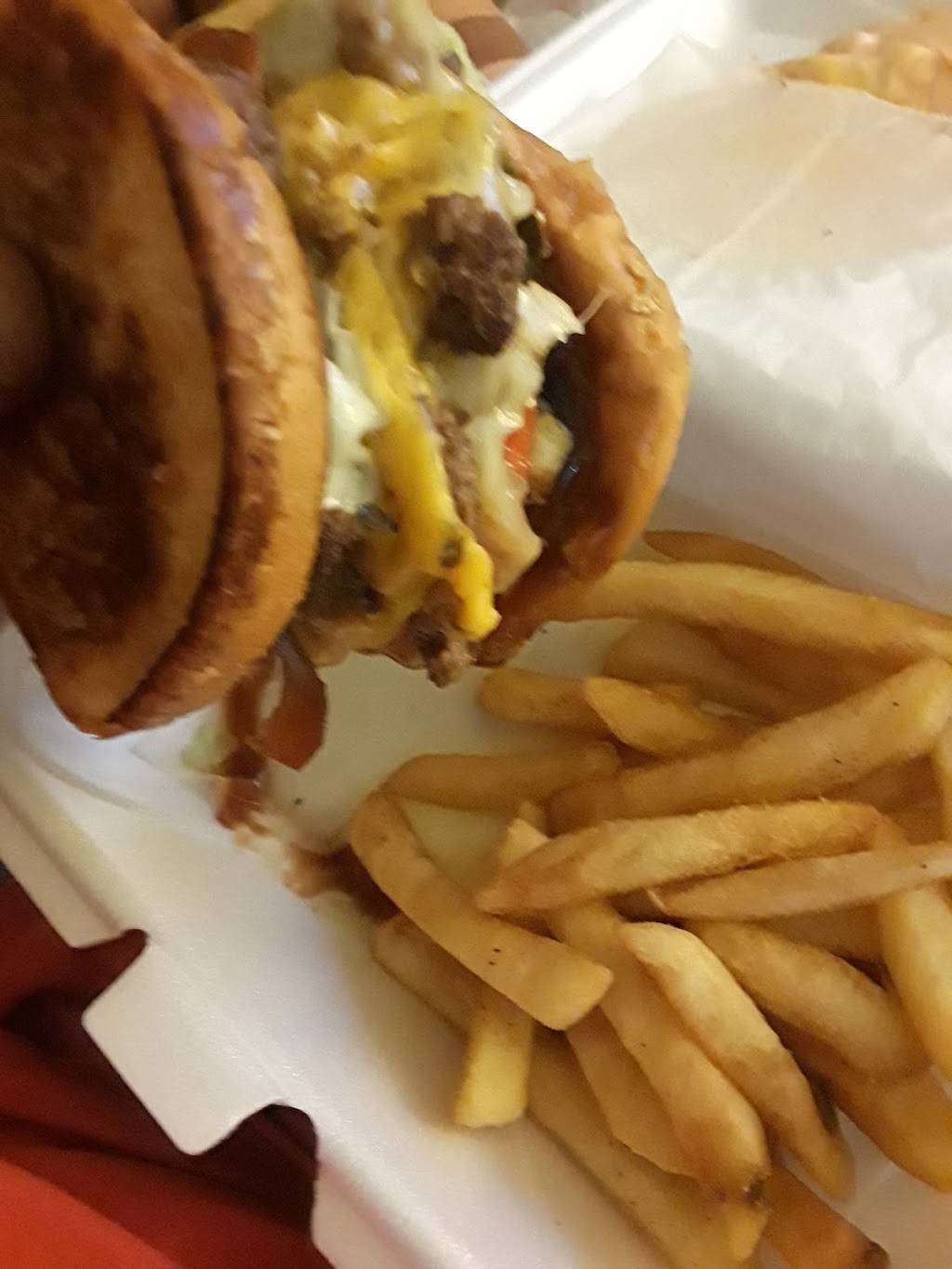 St. Louis FatBurger | 2812 N Grand Blvd, St. Louis, MO 63107, USA