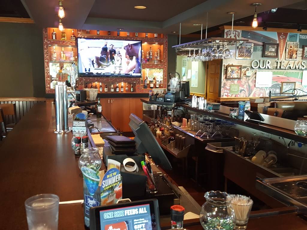 Applebee's Grill + Bar - Restaurant | 1501 NE Douglas St, Lee's Summit, MO  64086, USA