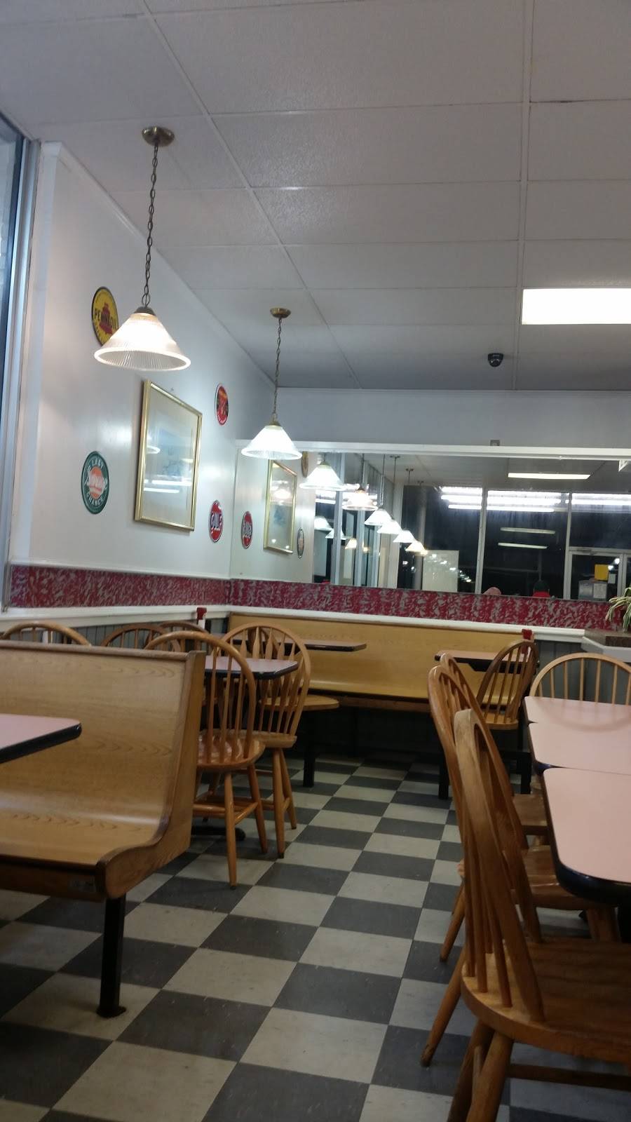 Dairy Queen | restaurant | Hwy 11 & Main St, Hughes Springs, TX 75656, USA | 9036392530 OR +1 903-639-2530