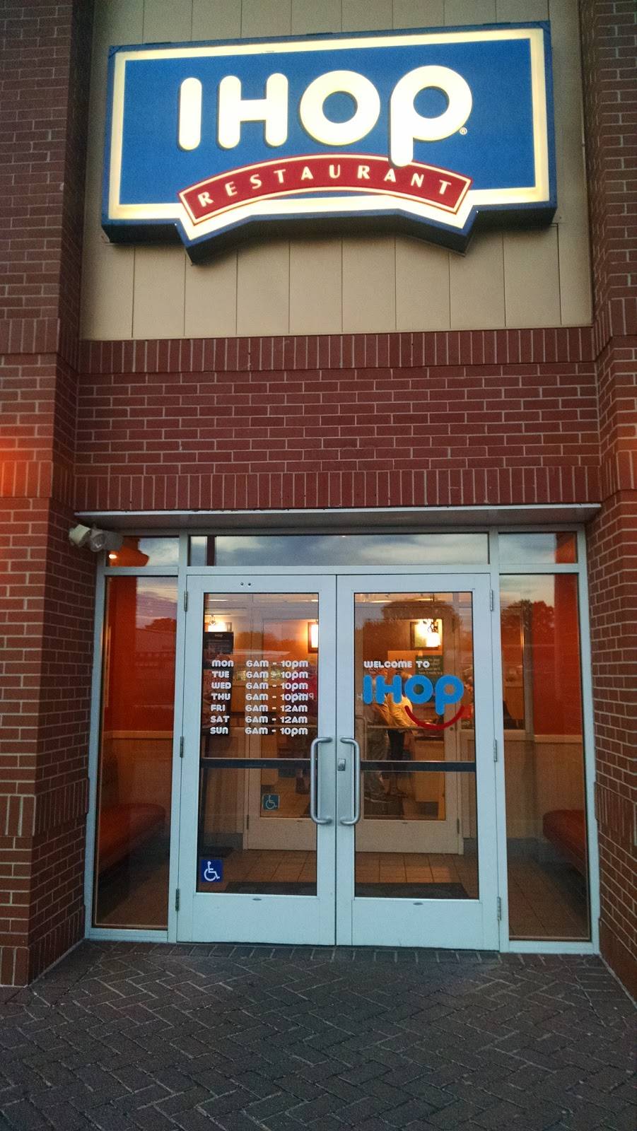 IHOP | bakery | 1400 S Koeller St, Oshkosh, WI 54902, USA | 9202353411 OR +1 920-235-3411