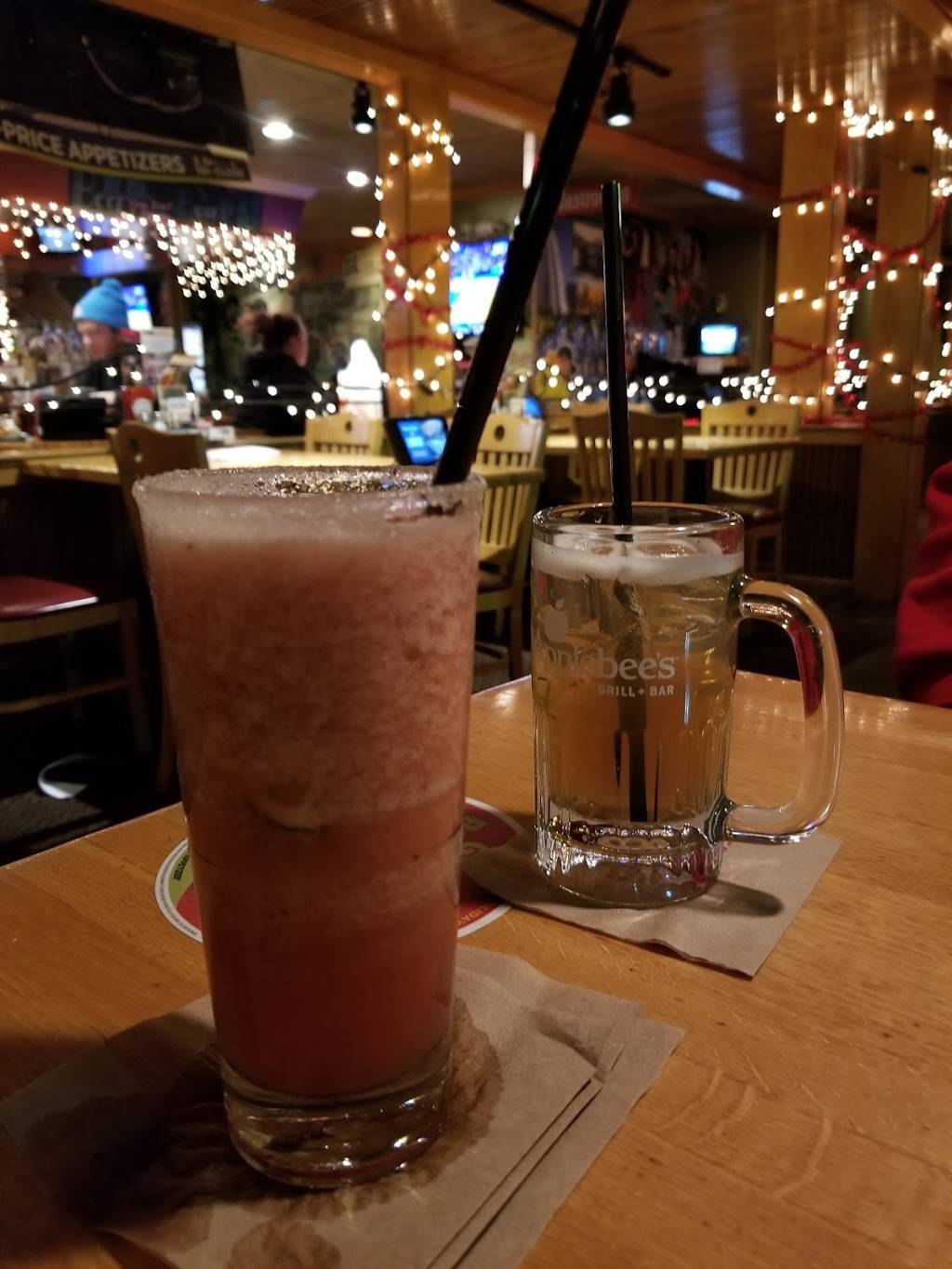 Applebees Grill + Bar | restaurant | 900 Hansen Rd, Green Bay, WI 54304, USA | 9204969095 OR +1 920-496-9095