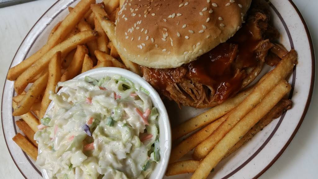 Quincys Pub & Cafe | night club | 6590 Commerce Blvd # D, Rohnert Park, CA 94928, USA | 7075851079 OR +1 707-585-1079