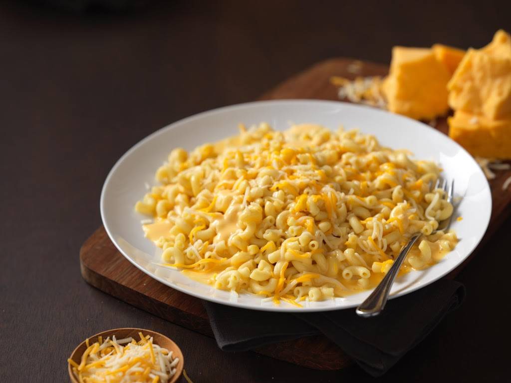 Noodles and Company | restaurant | 8 W 8th St, Lawrence, KS 66044, USA | 7858414300 OR +1 785-841-4300