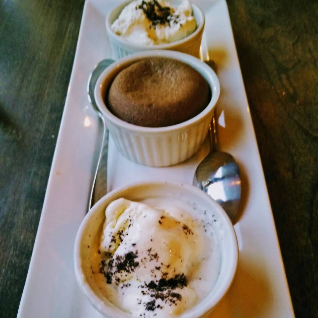 Restaurant Le Côte | restaurant | 12 Rue Saint-Matthieu, Beloeil, QC J3G 2W1, Canada | 4504641633 OR +1 450-464-1633
