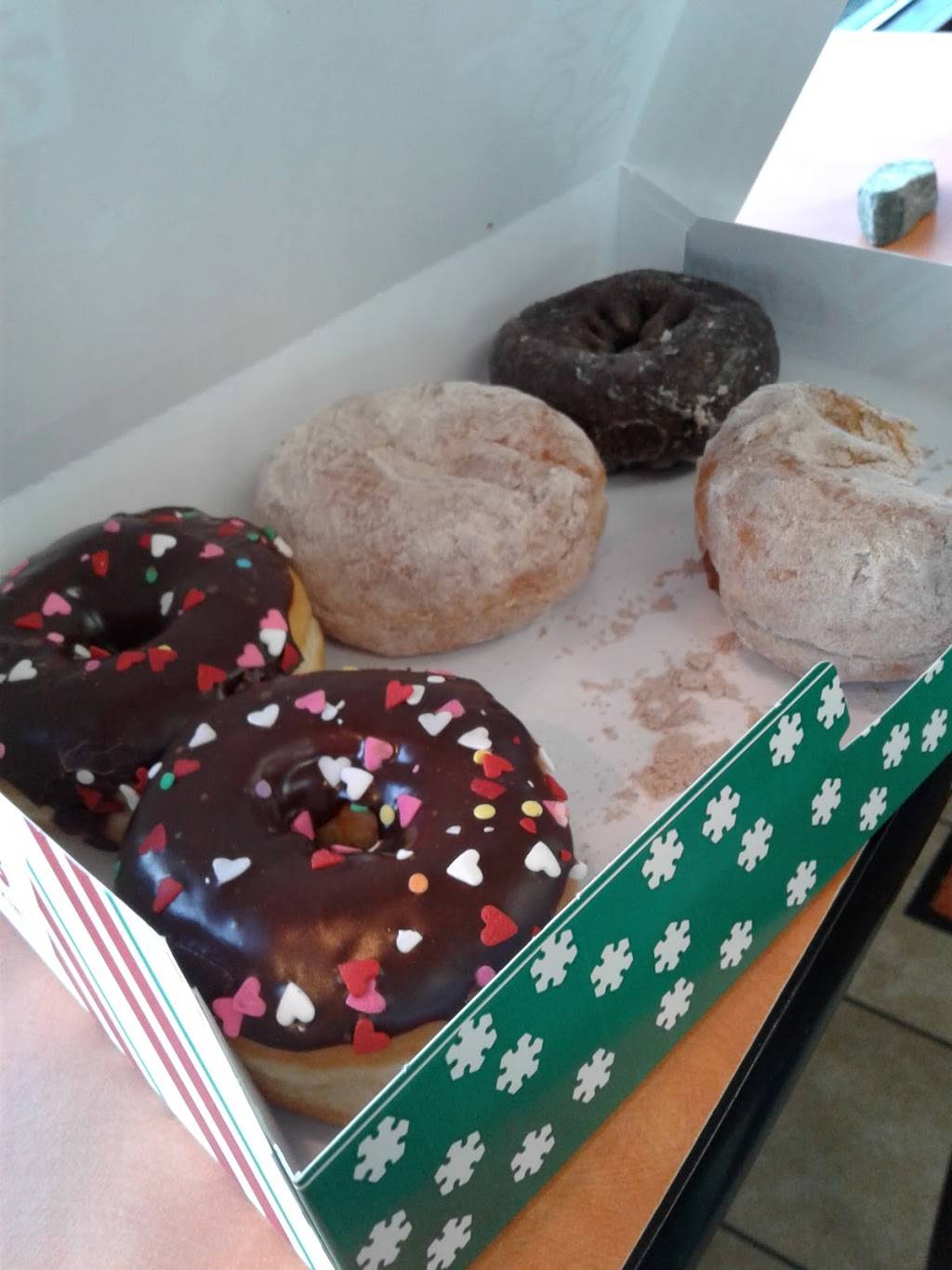 Dunkin | cafe | 7846 Eastern Ave, Baltimore, MD 21224, USA | 4102827048 OR +1 410-282-7048