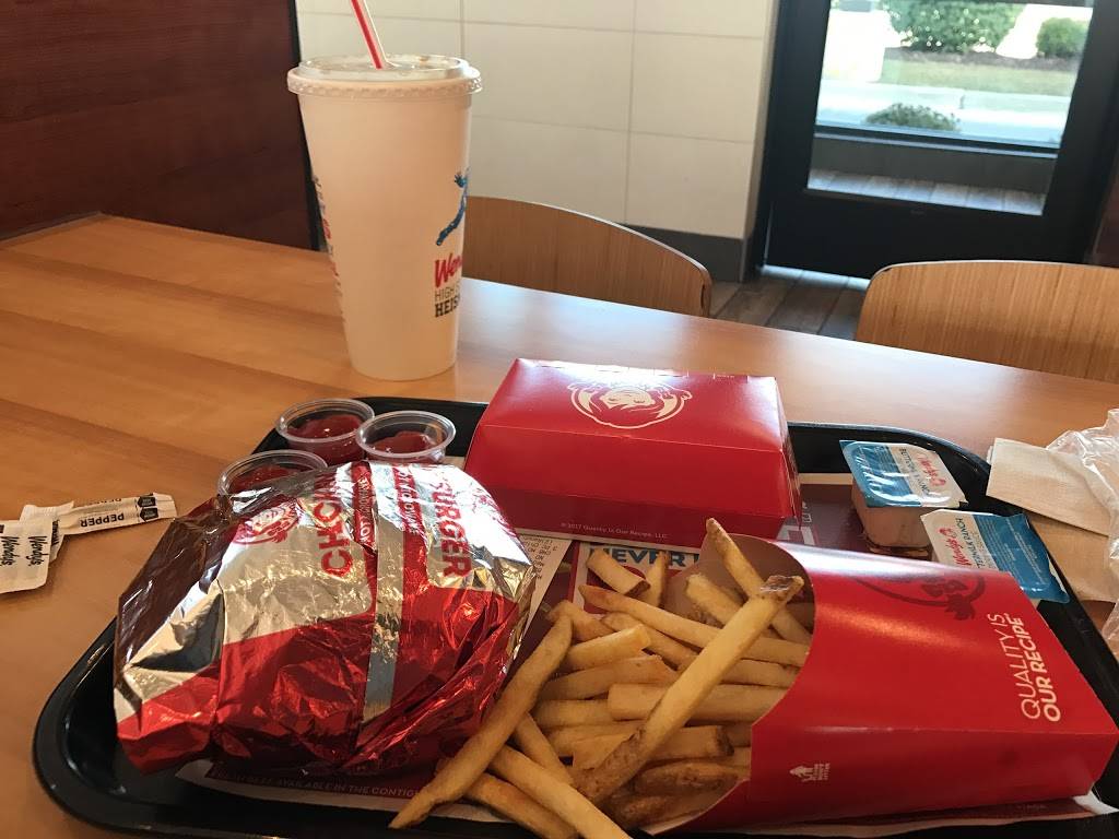 Wendys | restaurant | 865 S Randall Rd, Elgin, IL 60123, USA | 8477174332 OR +1 847-717-4332