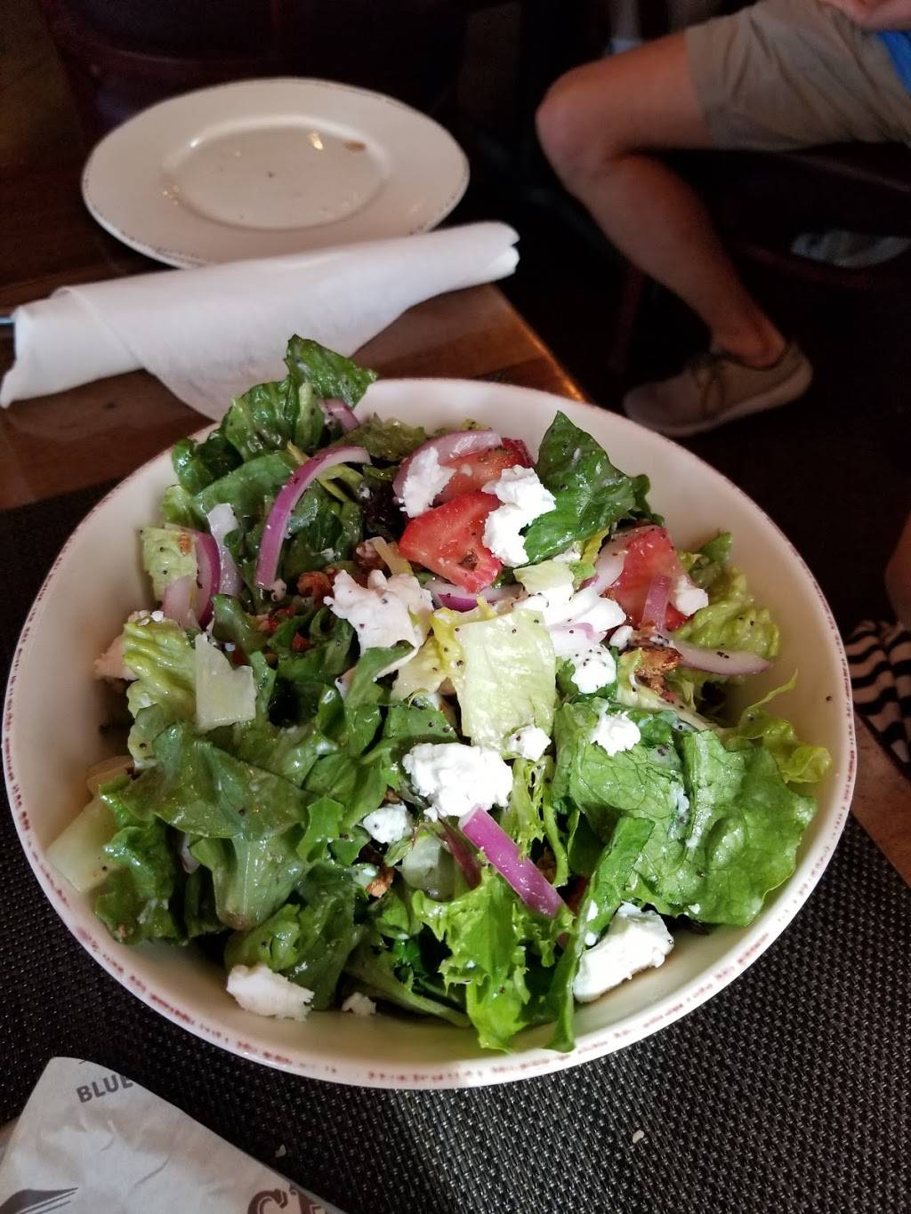 Chester Brunnenmeyers Bar & Grill | restaurant | 733 E Main St, Blue Ridge, GA 30513, USA | 7062582539 OR +1 706-258-2539