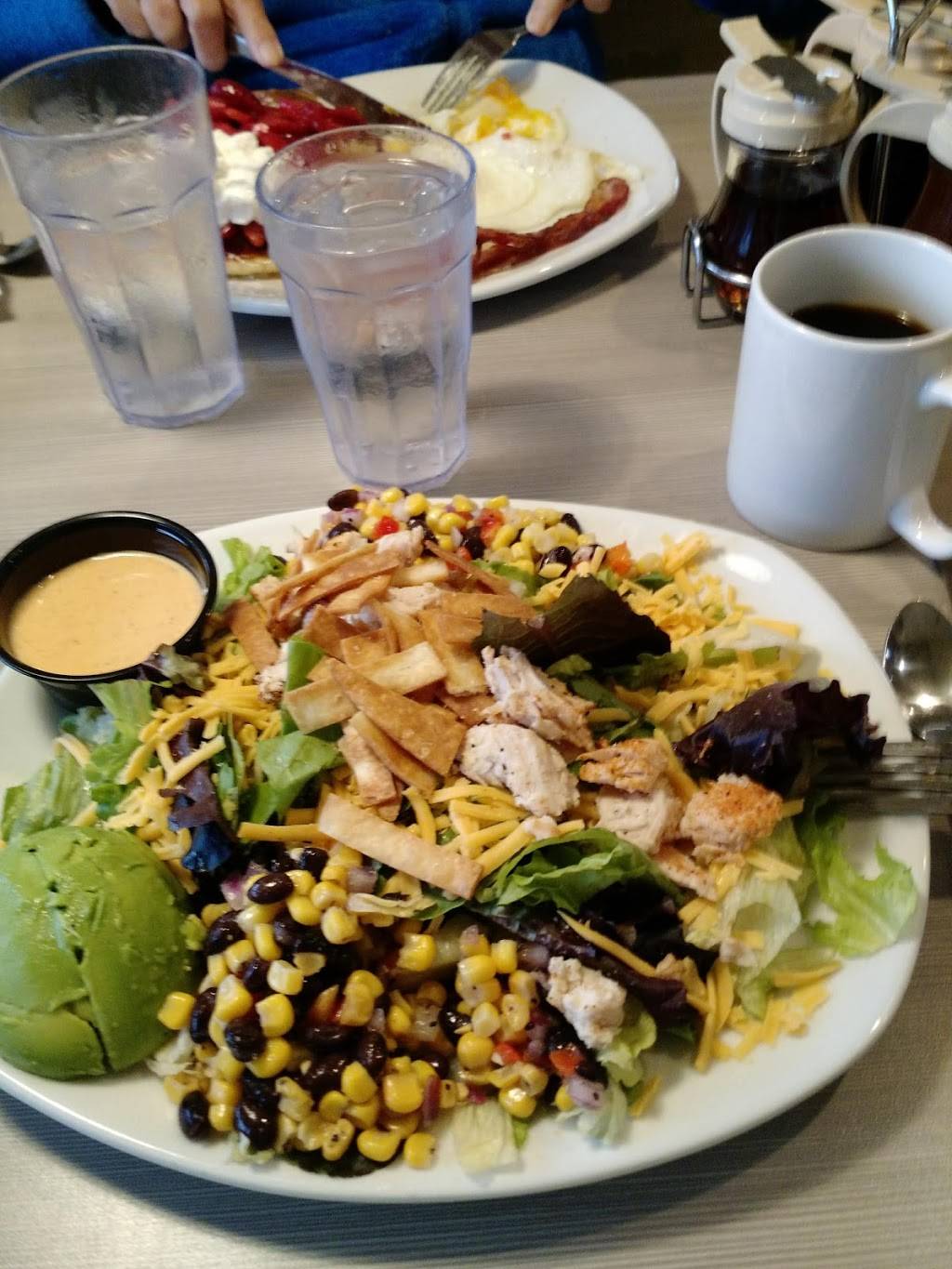 Perkins Restaurant & Bakery | restaurant | 2005 W 9th Ave, Oshkosh, WI 54904, USA | 9202336074 OR +1 920-233-6074